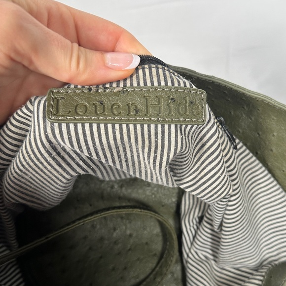 LouenHide tote bag vegan leather ostrich texture roomy carryall with pouch green - Picture 8 of 16